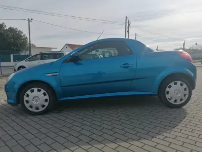 Opel Tigra TwinTop 2005 - 5890 EUR, 80000 km - foto 4 de 11