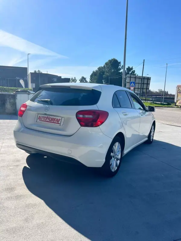 Mercedes-Benz A 180 2013 - 15000 EUR, 197483 km - AUTO.MOTO.pt - 197483km - foto 4 de 20