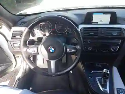 BMW 320 2018 — photo 6 of 8