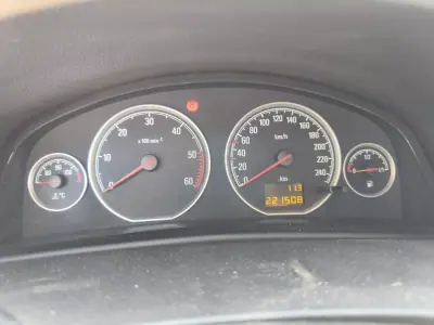 Opel Vectra Caravan 2007 - 2950 EUR, 221508 km - AUTO.MOTO.pt - 221508km - foto 13 de 14