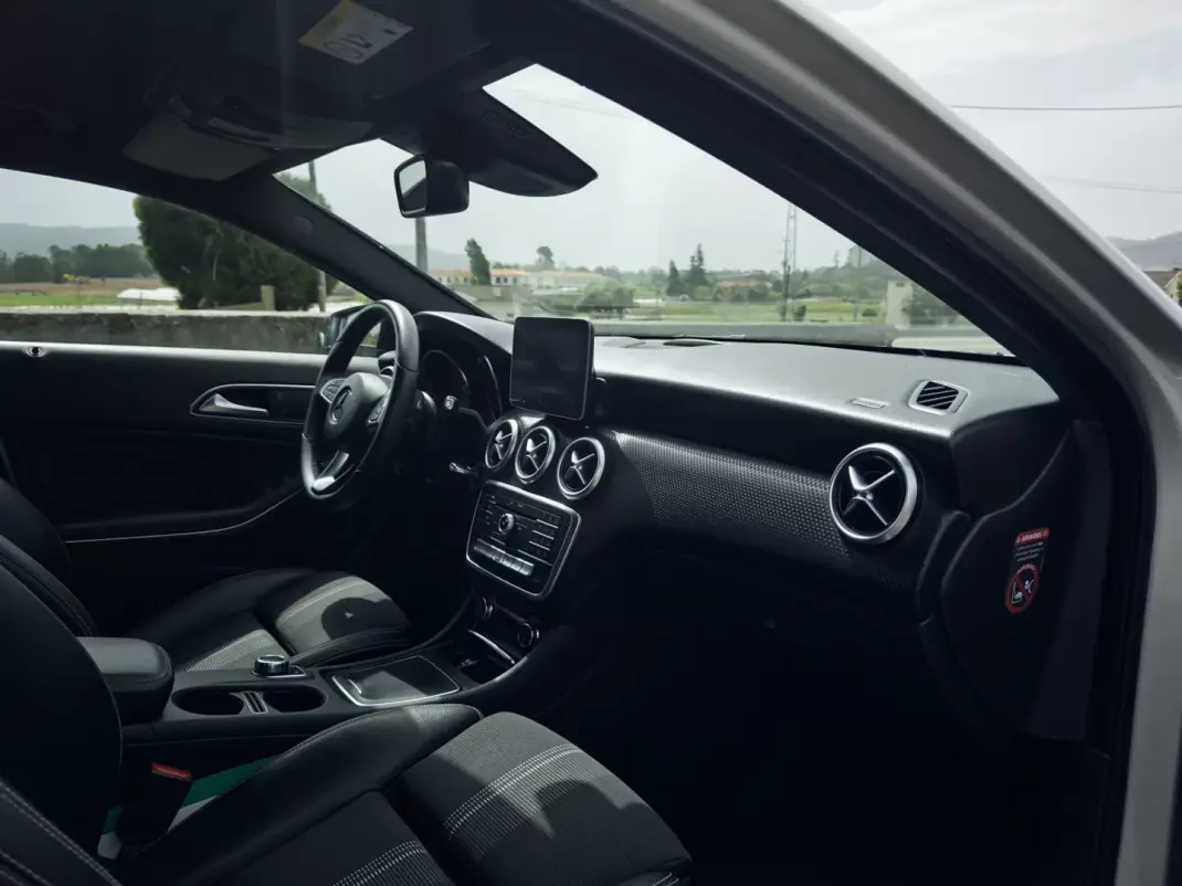Mercedes-Benz A 180 2017 - 16990 EUR, 166000 km - AUTO.MOTO.pt - 166000km - foto 35 de 36