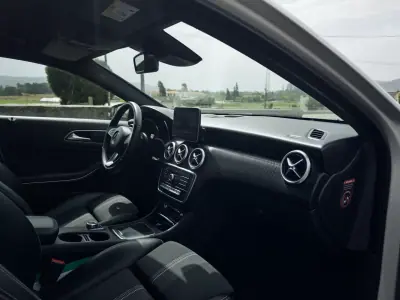 Mercedes-Benz A 180 2017 - 16990 EUR, 166000 km - AUTO.MOTO.pt - 166000km - foto 35 de 36