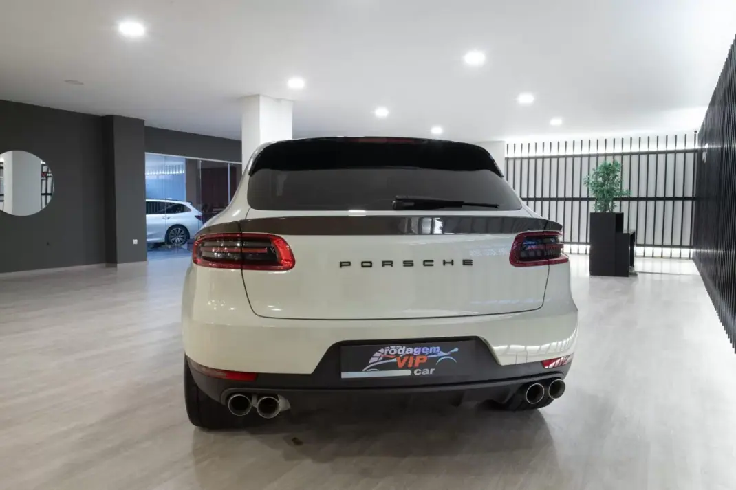 Porsche Cayenne 2015 - 40000 EUR, 200000 km - 200000km - foto 5 de 8