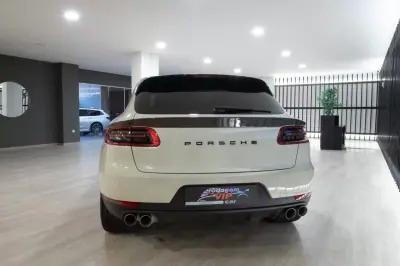 Porsche Cayenne 2015 - 41000 EUR, 200000 km - AUTO.MOTO.pt - 200000km - foto 5 de 8