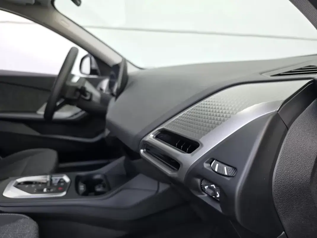 BMW 116 2025 - 30500 EUR, 14400 km - AUTO.MOTO.pt - 14400km - foto 35 de 39