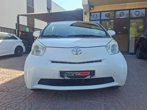 Toyota iQ 1.0 VVT-i 2 MultiDrive 2009 Gasolina