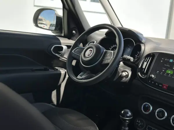 Fiat 500L 2018 - 11490 EUR, 80000 km - AUTO.MOTO.pt - 80000km - foto 41 de 48