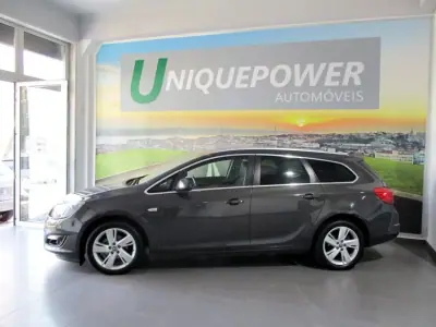 Opel Astra Sports Tourer 2016 - 7490 EUR, 250000 km - AUTO.MOTO.pt - 250000km - foto 9 de 49