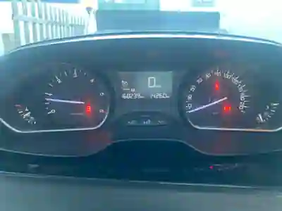 Peugeot 2008 2017 — foto 4 de 5