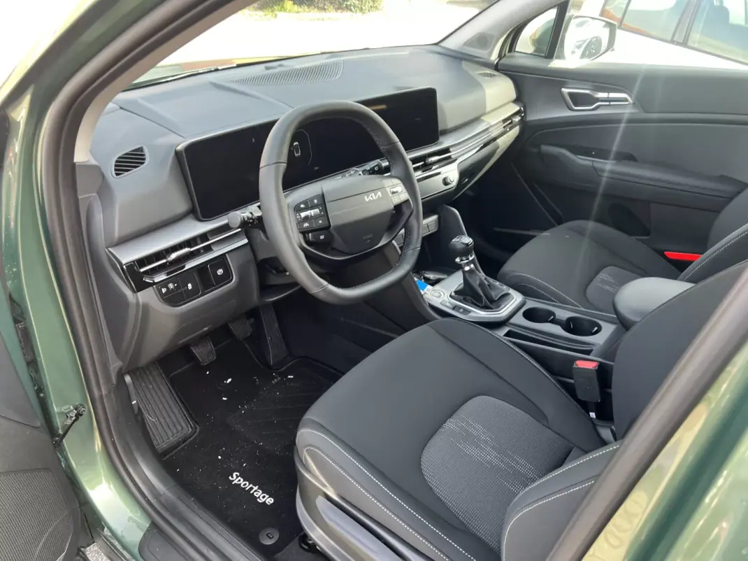Kia Sportage 2026 - 34900 EUR, 20 km - AUTO.MOTO.pt - 20km - foto 7 de 19