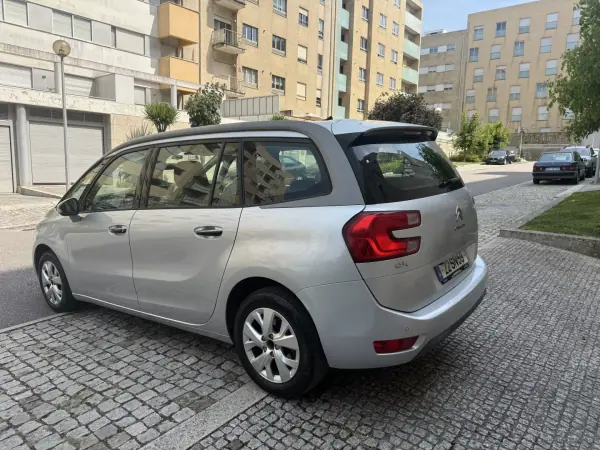 Citroën C4 Grand Picasso 2014 - 8950 EUR, 217000 km - AUTO.MOTO.pt - 217000km - foto 4 de 16