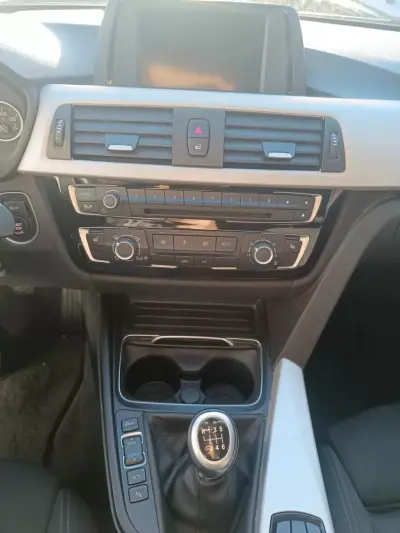 BMW 320 2017 - 16900 EUR, 131470 km - AUTO.MOTO.pt - 131470km - foto 21 de 29