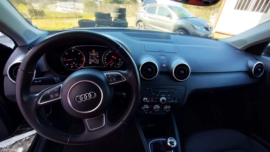 Audi A1 Sportback 2014 - 10999 EUR, 159000 km - AUTO.MOTO.pt - 159000km - foto 22 de 37