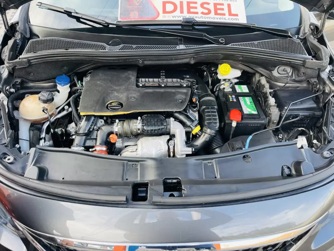 Peugeot 2008 2018 - 9950 EUR, 129292 km - AUTO.MOTO.pt - 129292km - foto 12 de 12