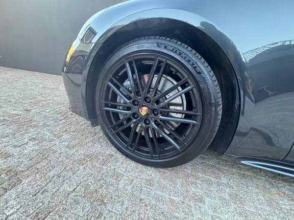Porsche Panamera Sport Turismo 2022 - 87500 EUR, 70250 km - AUTO.MOTO.pt - 70250km - foto 12 de 13