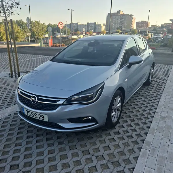 Opel Astra 2017 - 10500 EUR, 200000 km - AUTO.MOTO.pt - 200000km - foto 3 de 15