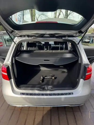 Mercedes-Benz B 180 2015 - 13500 EUR, 189400 km - AUTO.MOTO.pt - 189400km - foto 5 de 16