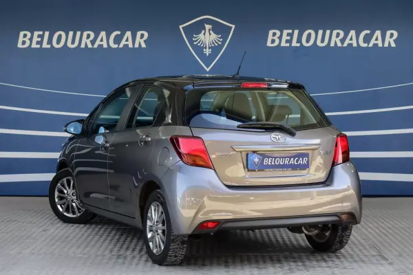 Toyota Yaris 2016 - 10900 EUR, 102281 km - AUTO.MOTO.pt - 102281km - foto 4 de 18