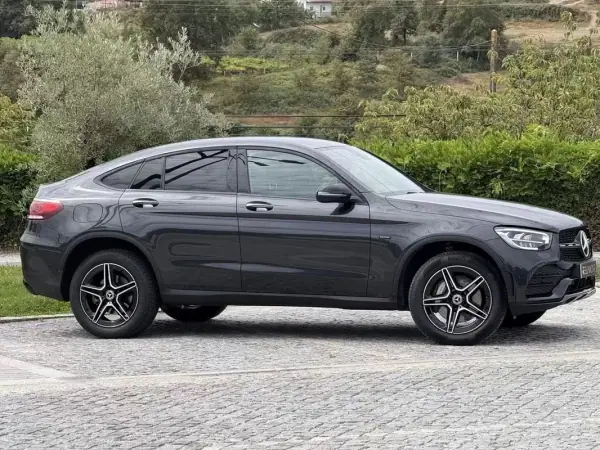 Mercedes-Benz GLC 300 2021 - 49499 EUR, 89500 km - AUTO.MOTO.pt - 89500km - foto 7 de 26