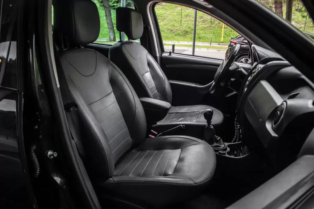 Dacia Duster 2014 - 10490 EUR, 134765 km - AUTO.MOTO.pt - 134765km - foto 23 de 36