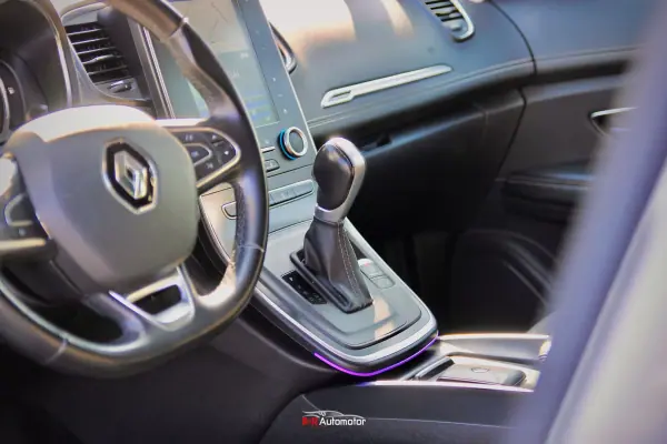 Renault Scénic 2017 - 15750 EUR, 97000 km - AUTO.MOTO.pt - 97000km - foto 14 de 31