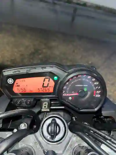 Yamaha YZF 600R 2012 - 5900 EUR, 56000 km - AUTO.MOTO.pt - 56000km - foto 5 de 8