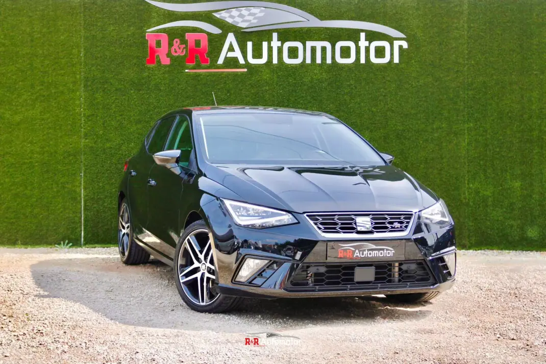 SEAT Ibiza 2017 - 13900 EUR, 74000 km - AUTO.MOTO.pt - 74000km - foto 1 de 37