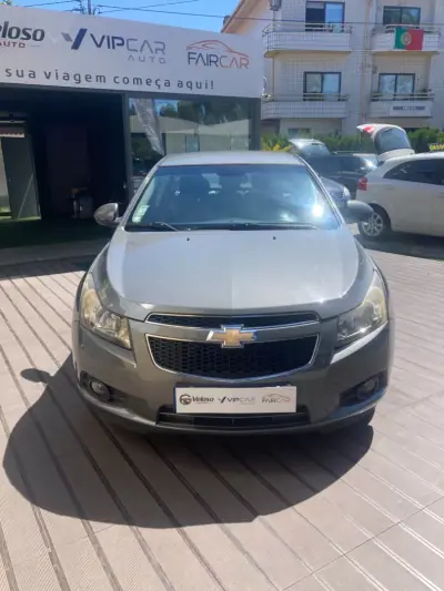 Chevrolet Cruze 2011 - 7300 EUR, 144700 km - AUTO.MOTO.pt - 144700km - foto 3 de 19