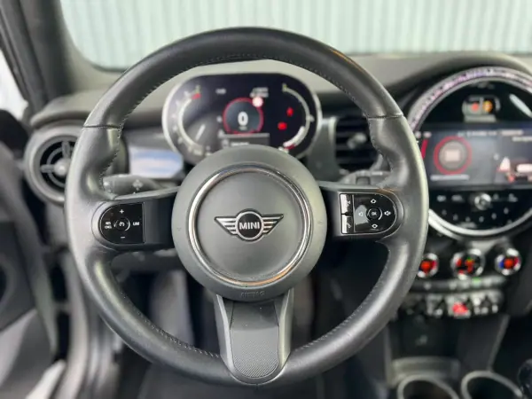MINI Cooper 2023 - 25750 EUR, 34717 km - AUTO.MOTO.pt - 34717km - foto 12 de 19