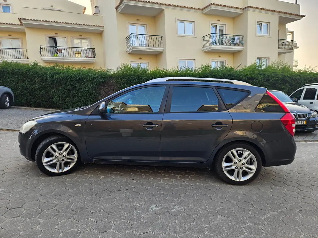 Kia Ceed SW 2008 - 3900 EUR, 233800 km - 233800km - foto 4 de 15