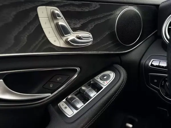 Mercedes-Benz C 250 2015 - 26990 EUR, 114830 km - AUTO.MOTO.pt - 114830km - foto 11 de 16