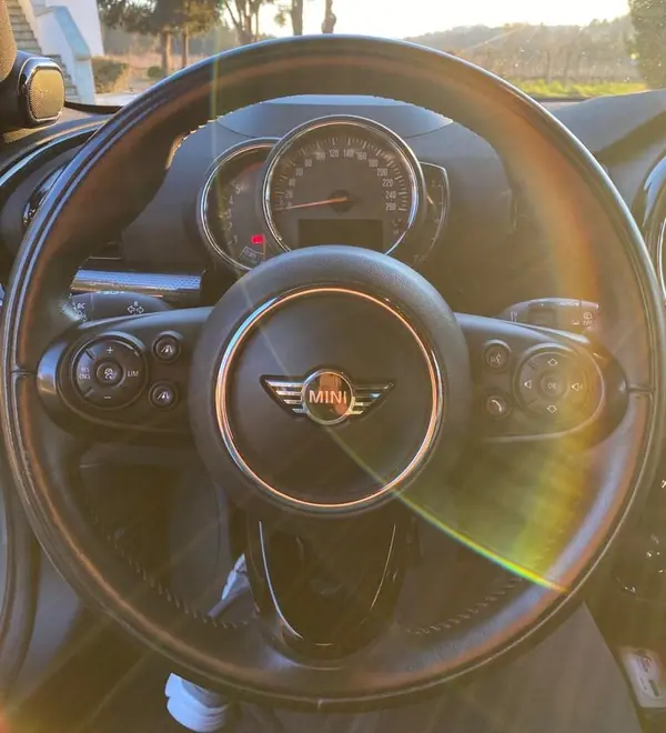MINI Clubman 2018 - 16500 EUR, 270000 km - AUTO.MOTO.pt - 270000km - foto 7 de 12