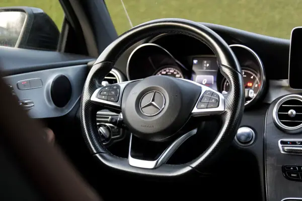 Mercedes-Benz C 220 2016 - 29990 EUR, 175000 km - AUTO.MOTO.pt - 175000km - foto 28 de 44