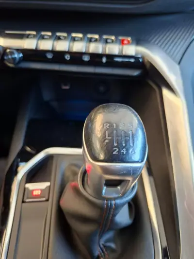 Peugeot 3008 2019 - 19900 EUR, 73744 km - 73744km - foto 14 de 23