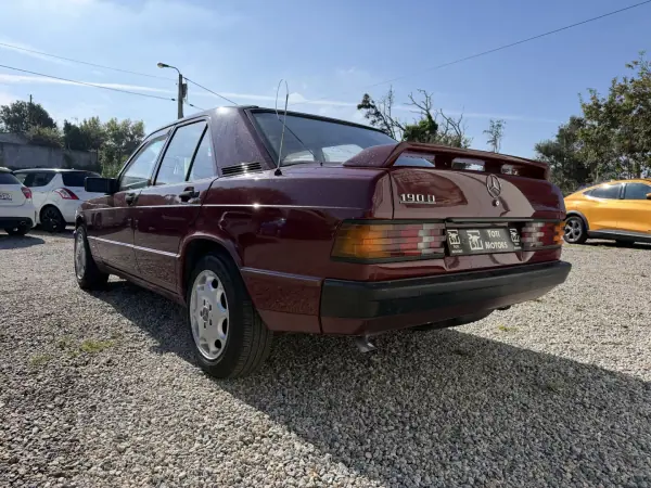 Mercedes-Benz 190 1986 — foto 3 de 13