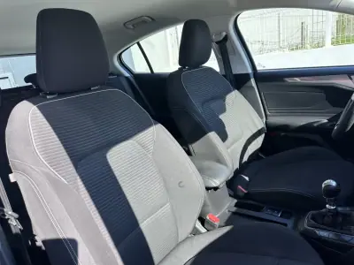 Ford Focus 2018 - 10900 EUR, 100000 km - AUTO.MOTO.pt - 100000km - foto 35 de 35