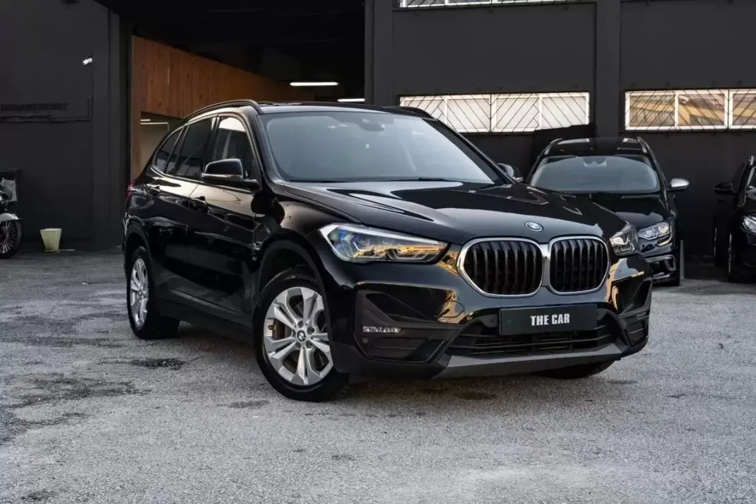 BMW X1 2021 - 23999 EUR, 107000 km - AUTO.MOTO.pt - 107000km - foto 1 de 27