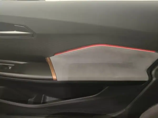 Cupra Born 2022 - 24900 EUR, 77000 km - AUTO.MOTO.pt - 77000km - foto 13 de 16