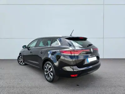 Renault Mégane 2021 - 15400 EUR, 63000 km - AUTO.MOTO.pt - 63000km - foto 6 de 30