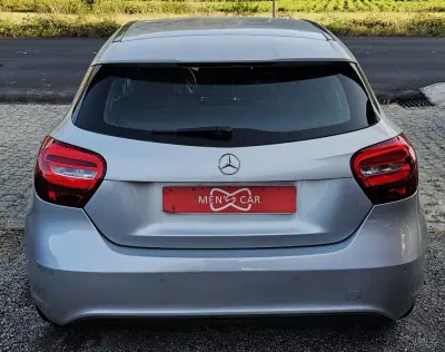 Mercedes-Benz A 180 2018 - 18500 EUR, 130000 km - AUTO.MOTO.pt - 130000km - foto 19 de 25