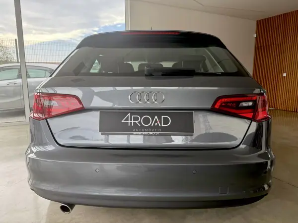 Audi A3 Sportback 2016 - 16000 EUR, 158000 km - AUTO.MOTO.pt - 158000km - foto 37 de 94