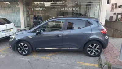 Renault Clio 2021 — foto 4 de 16