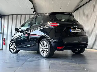 Renault Zoe 2020 - 16500 EUR, 105000 km - AUTO.MOTO.pt - 105000km - foto 2 de 34