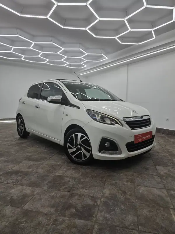 Peugeot 108 2015 - 8650 EUR, 88563 km - AUTO.MOTO.pt - 88563km - foto 32 de 53