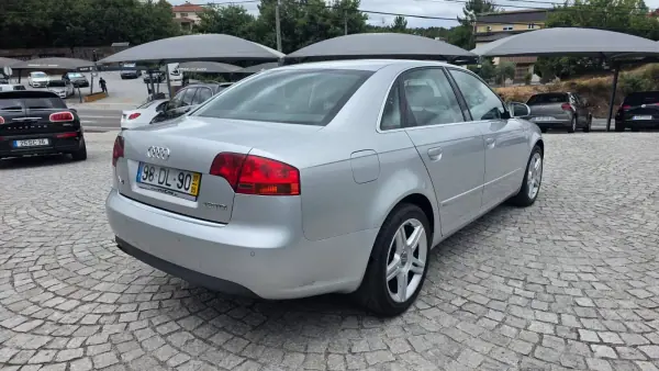 Audi A4 2007 - 5590 EUR, 300000 km - AUTO.MOTO.pt - 300000km - foto 5 de 19