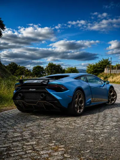 Lamborghini Huracán 2024 - 397500 EUR, 11996 km - AUTO.MOTO.pt - 11996km - foto 76 de 79