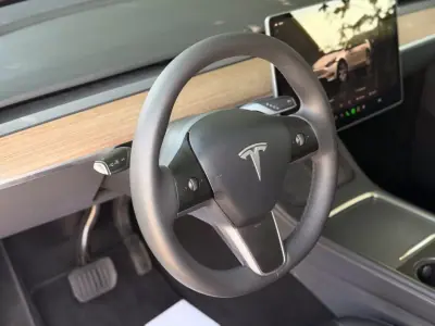 Tesla Model Y 2023 — foto 6 de 10