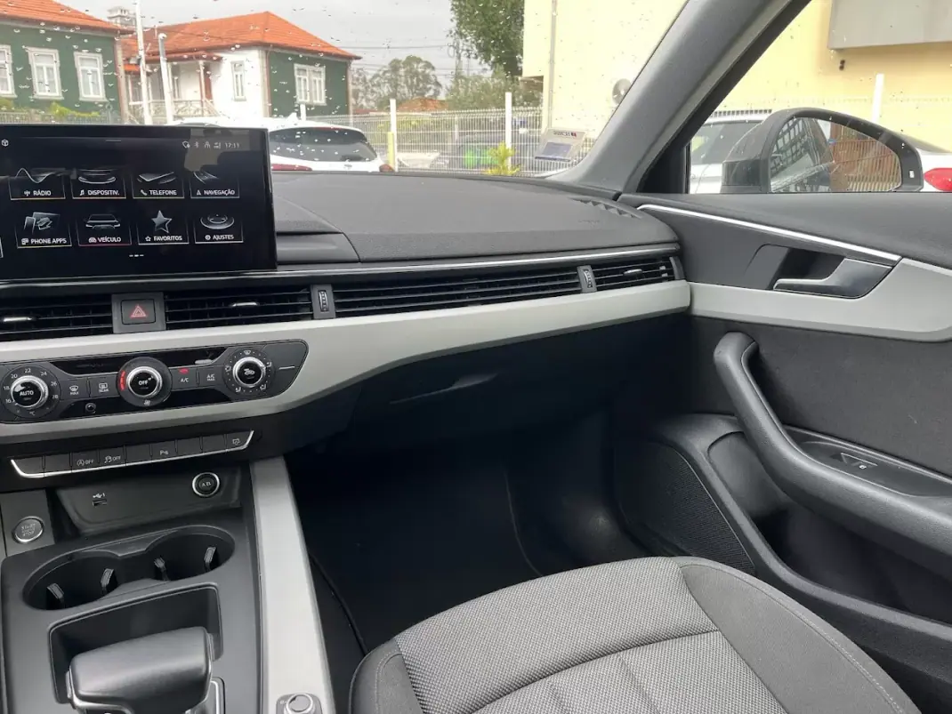 Audi A4 Avant 2022 - 21250 EUR, 195000 km - AUTO.MOTO.pt - 195000km - foto 13 de 45
