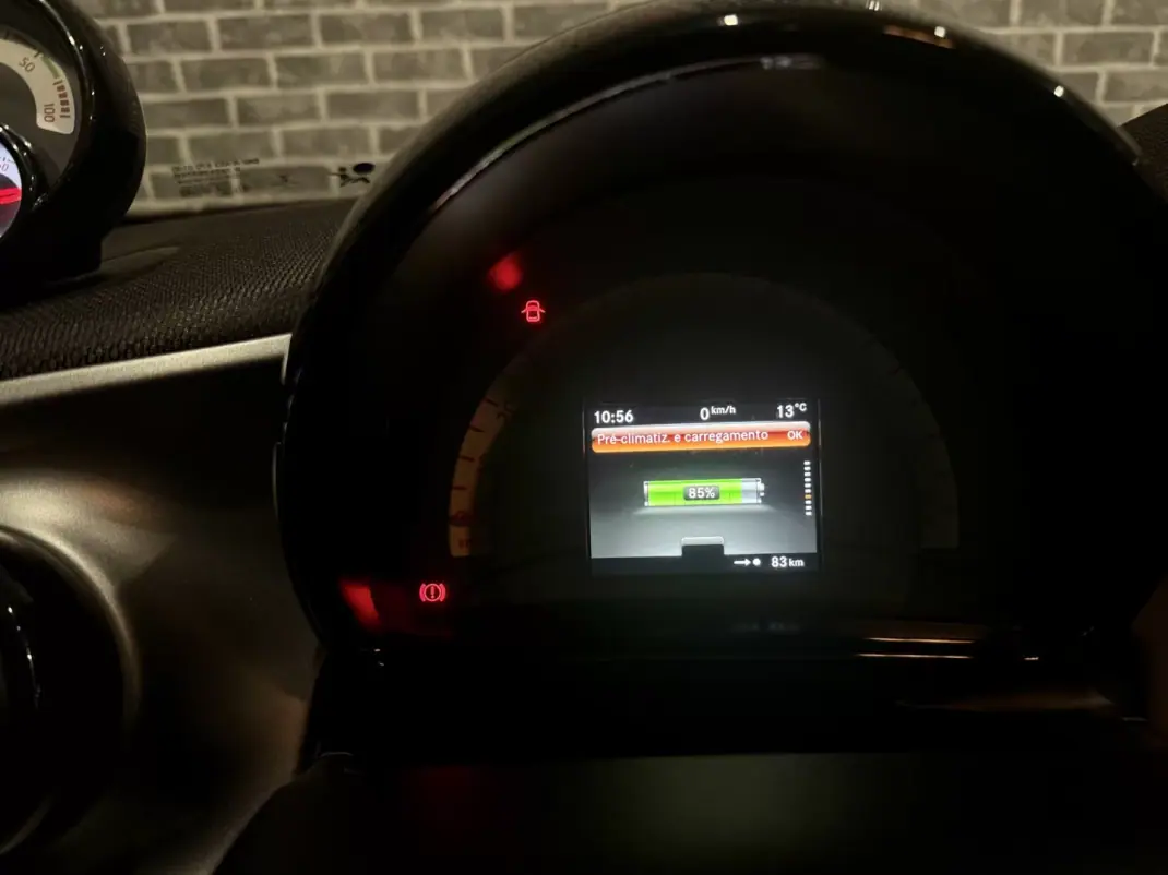 Smart ForFour 2018 - 11990 EUR, 58000 km - AUTO.MOTO.pt - 58000km - foto 11 de 18