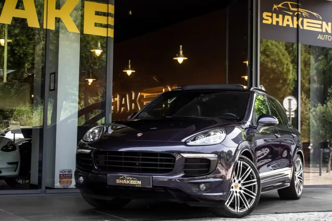Porsche Cayenne 2016 - 42900 EUR, 139769 km - AUTO.MOTO.pt - 139769km - foto 1 de 49